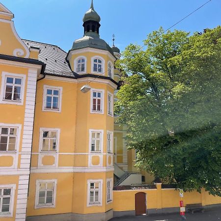 Helle Zwei-Zimmer-Stadt-Wohnung Am Bismarkplatz Mit Tiefgarage 란츠후트 외부 사진