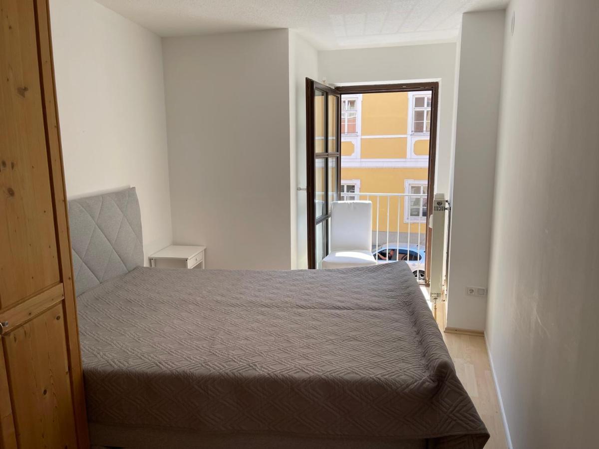 Helle Zwei-Zimmer-Stadt-Wohnung Am Bismarkplatz Mit Tiefgarage 란츠후트 외부 사진