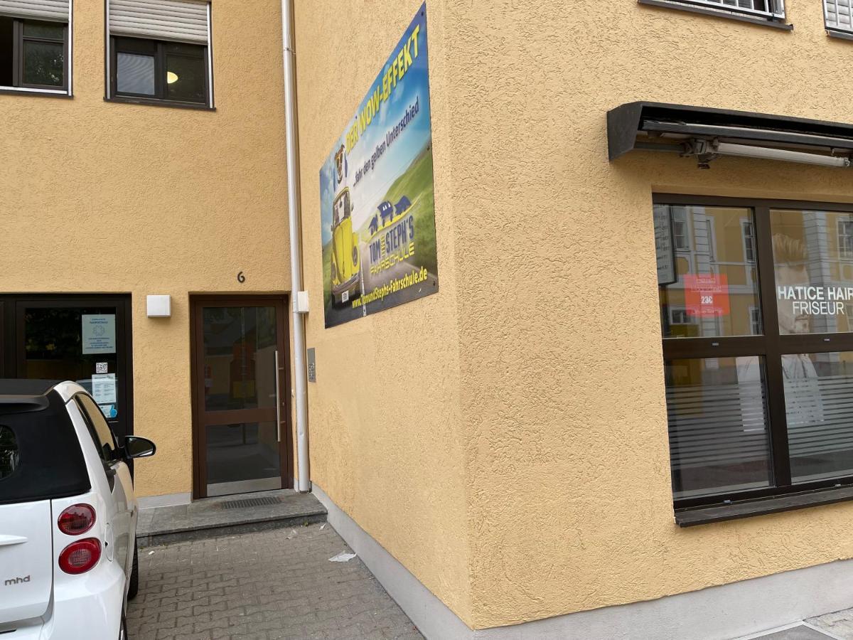 Helle Zwei-Zimmer-Stadt-Wohnung Am Bismarkplatz Mit Tiefgarage 란츠후트 외부 사진